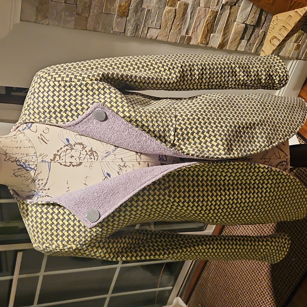 Jacket- Buttons- Sm. - Picture 3 of 12
